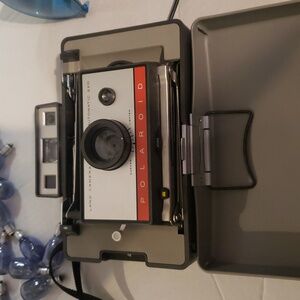 VTG Polaroid 220 Camera, Bulbs, And Flashgun #268